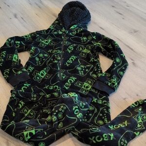 Black and Green Skull Print Hooded Pajama Set